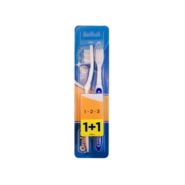 Oral-B-brush-Shiny-Clean-with-medium-brush.jpg